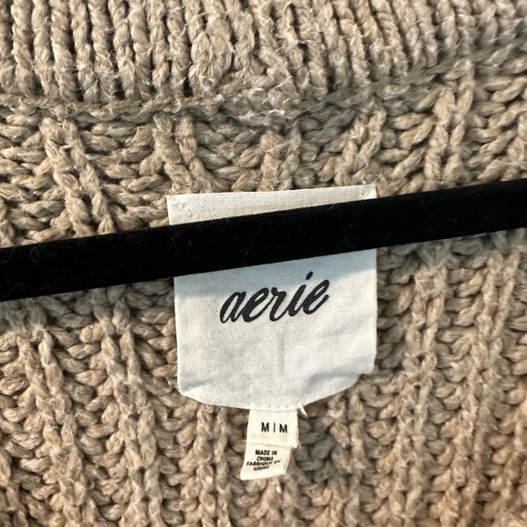Aerie Wide Rib Crew Sweater. Oatmeal colour. Size medium. - Picture 3 of 5